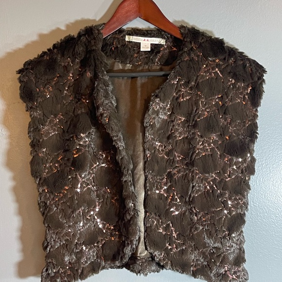 Chelsea & Violet Faux Fur Sequin Vest - Picture 5 of 5